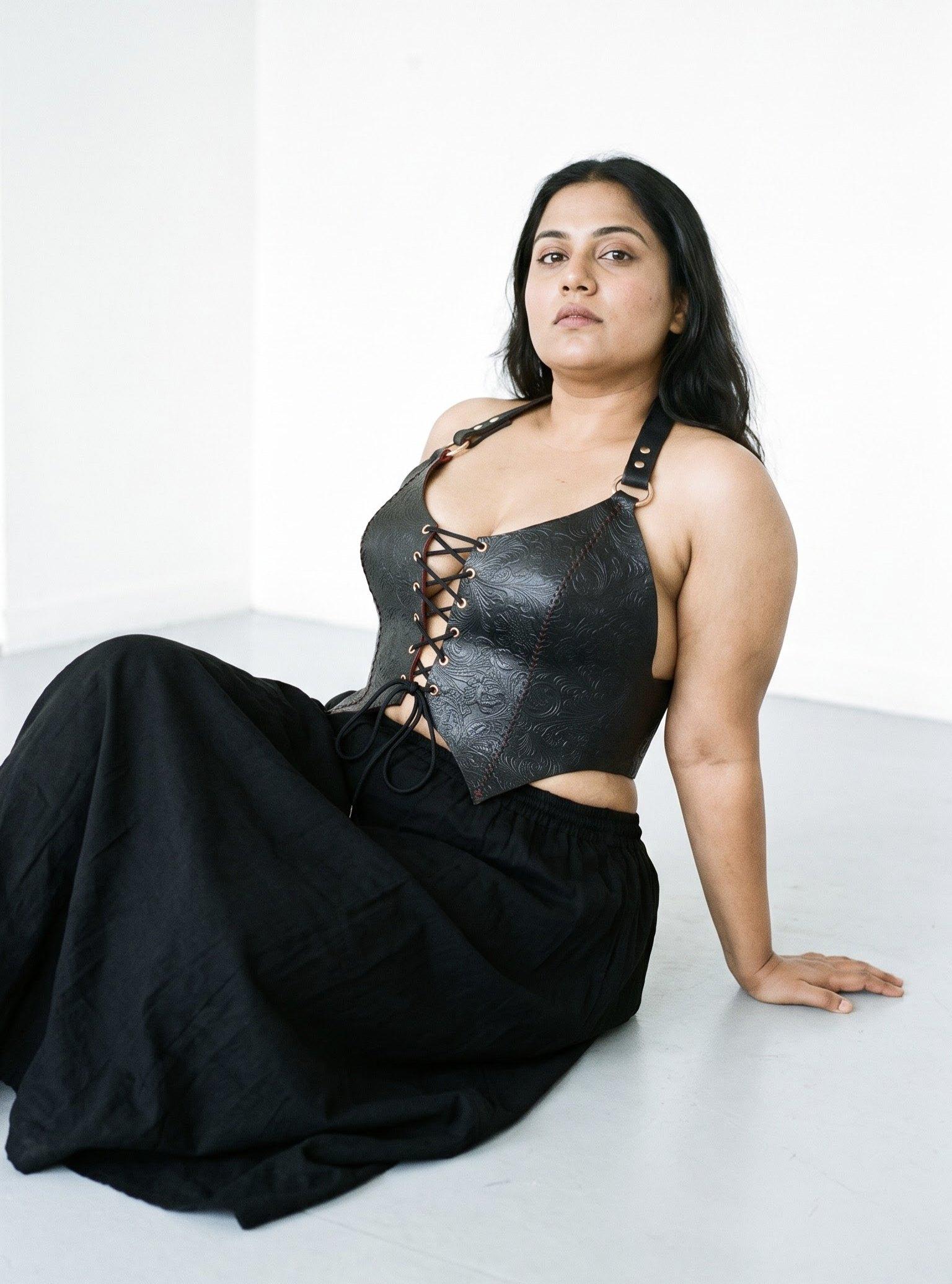 Alaap, halter corset